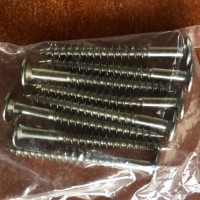 NEG Schrauben-Set für Wäschtruhe Armadio NEG Schrauben-Set für Wäschtruhe Armadio